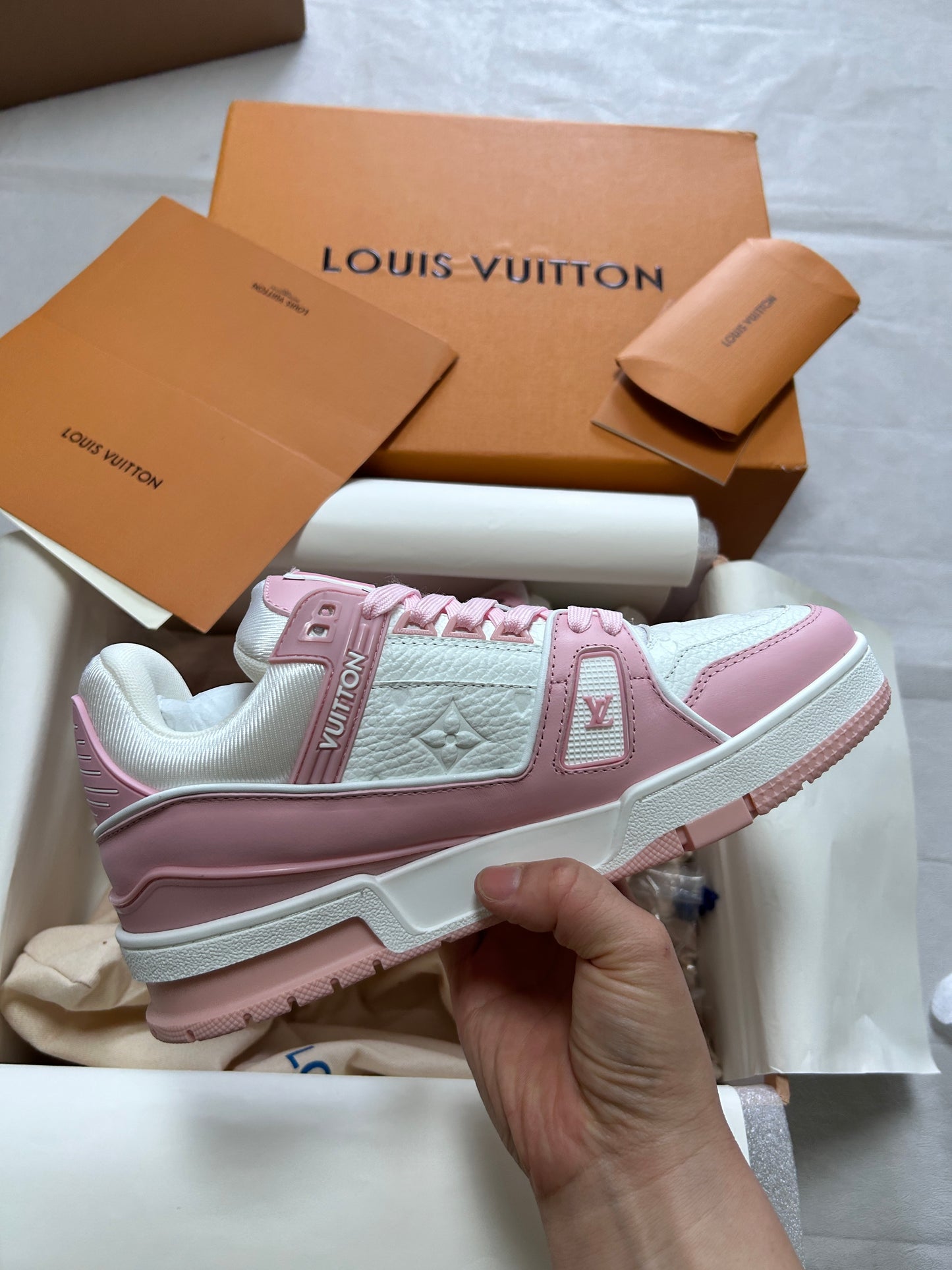 Sneakers LV Trainer Rosa