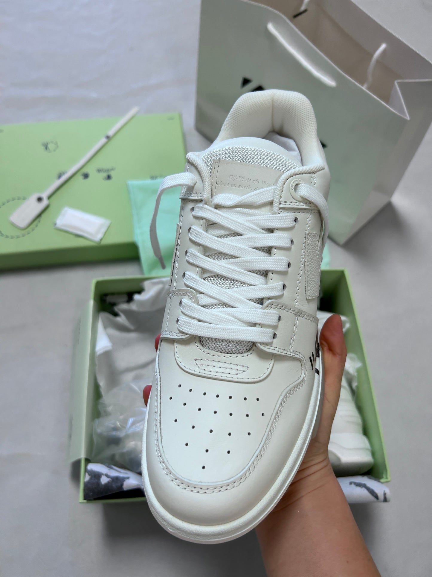Sneakers Off-White "For Walking"