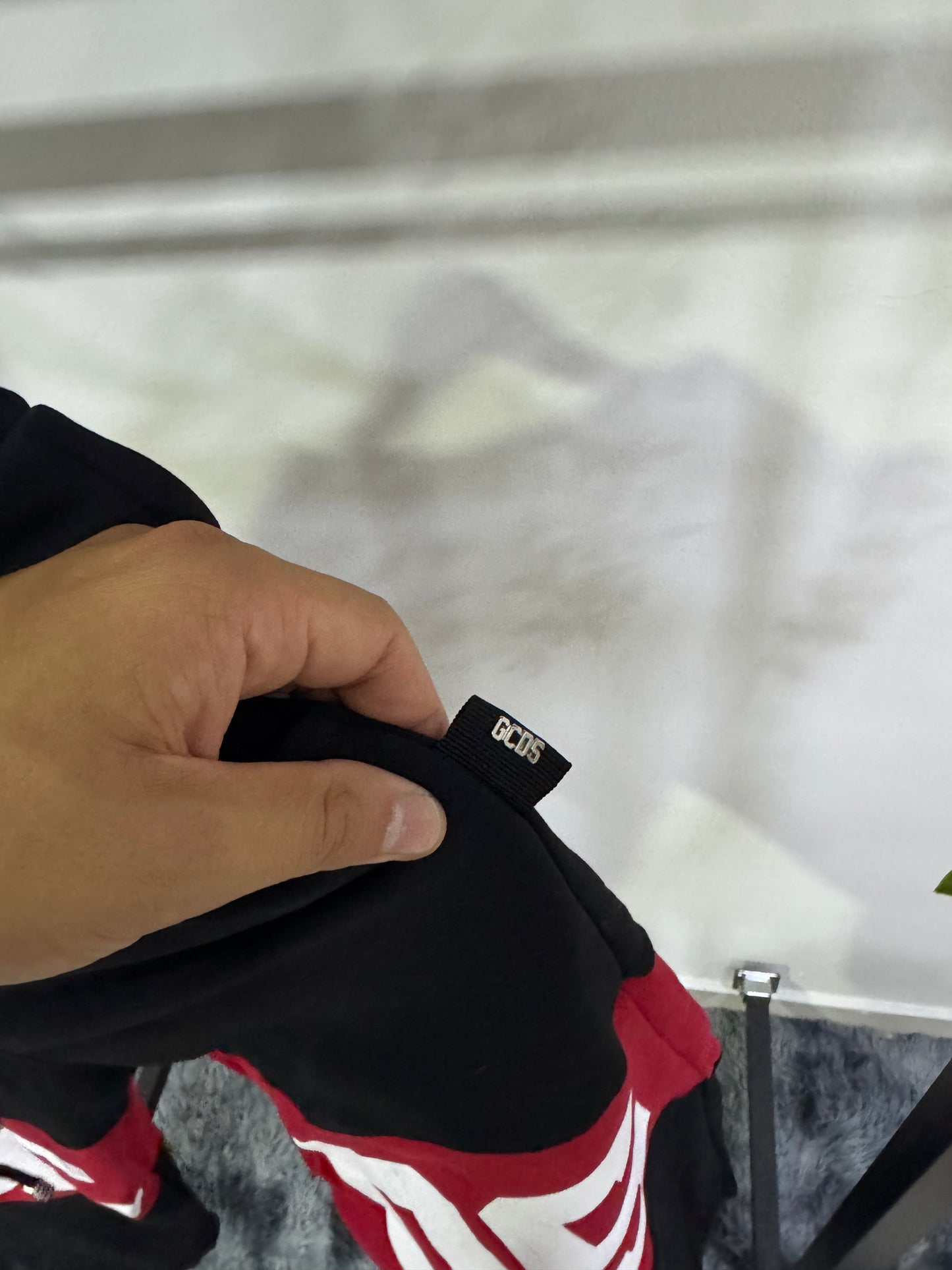 Pantaloni tuta con logo a fascia GCDS