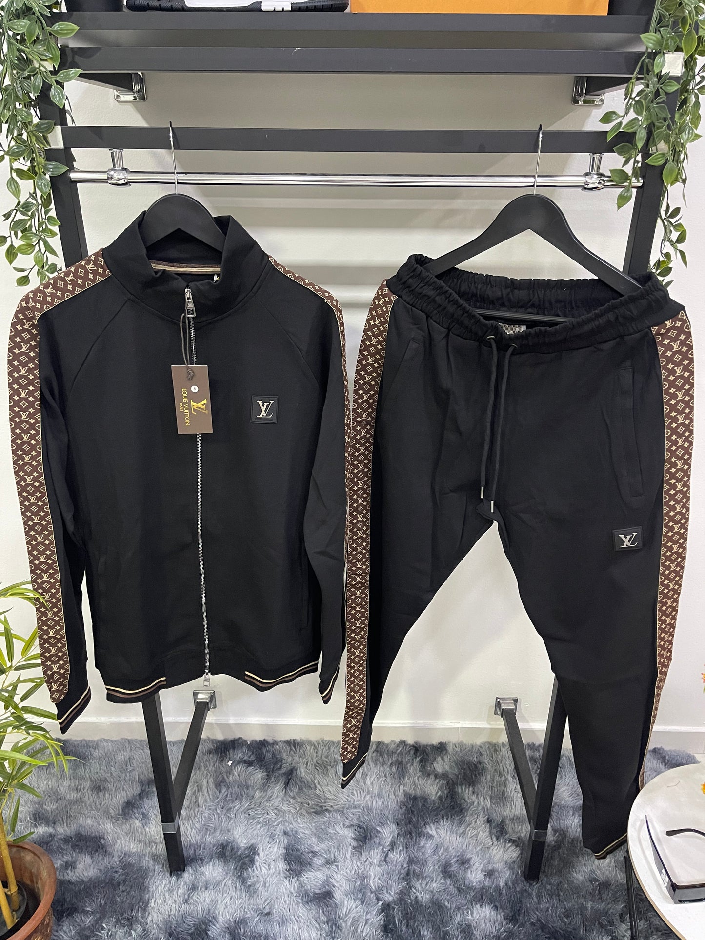 Tuta LV con fascia Monogram