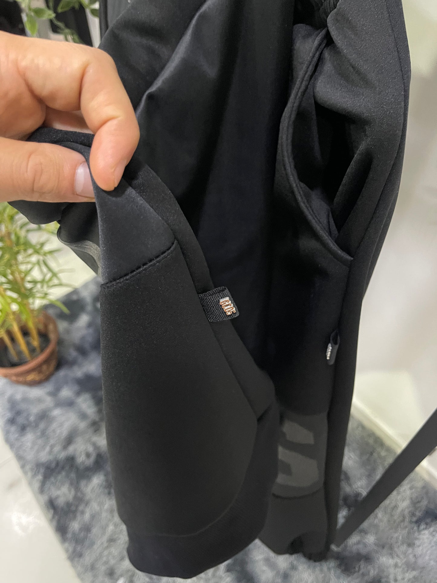 Tuta Gcds banda logo tono su tono