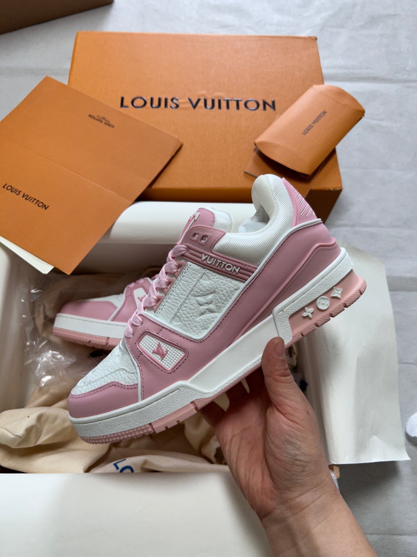 Sneakers LV Trainer Rosa